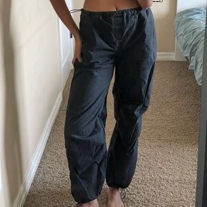 STRADIVARIS parachute pants
xs but super adjustable. im usually a small